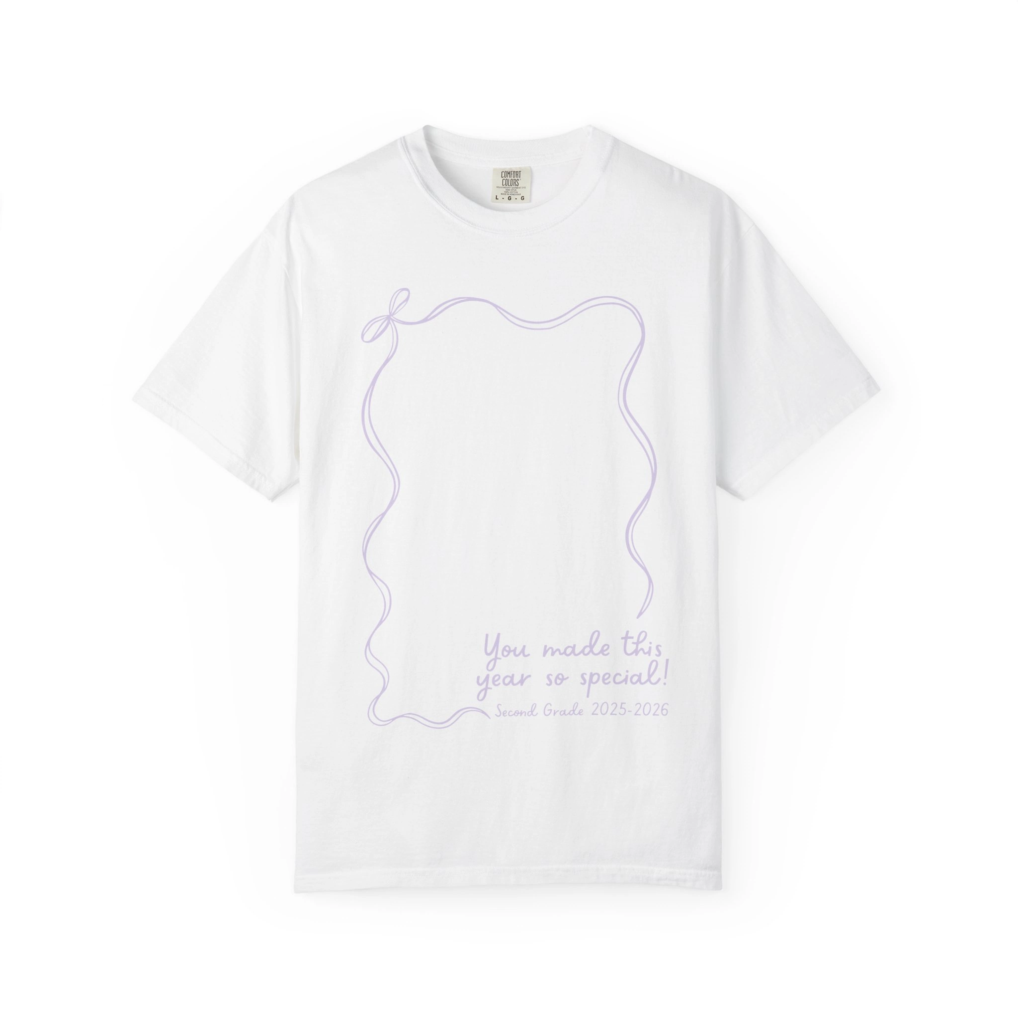 Celebrate 2nd grade with this autograph T-shirt, a teacher wearable keepsake for year-end, featuring space for students' signatures and a heartfelt message, perfect for classroom memories.