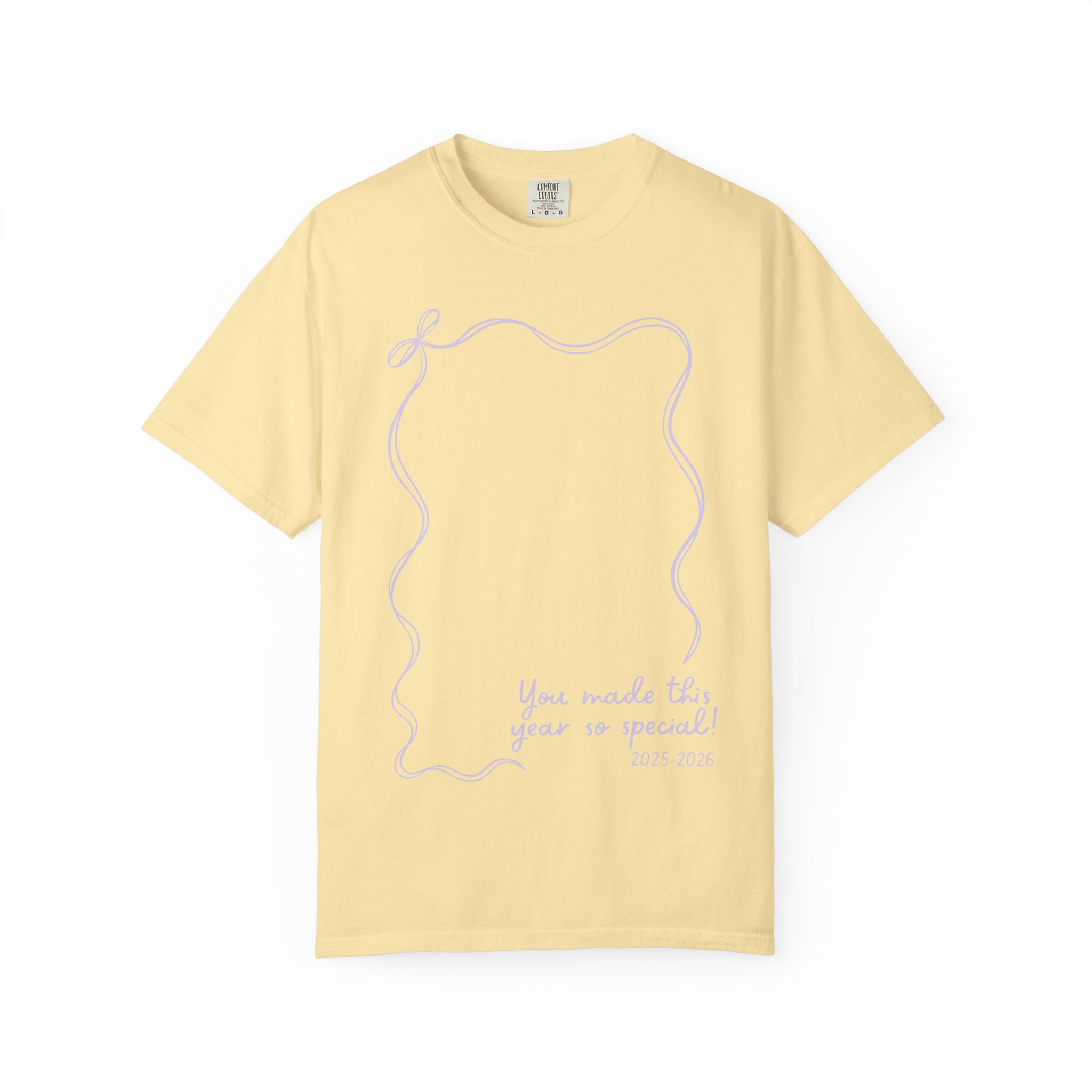 You made this year so special! Autograph T-Shirt for teachers, a wearable year-end keepsake, featuring a blank space for student signatures, perfect for celebrating teacher appreciation and memories.